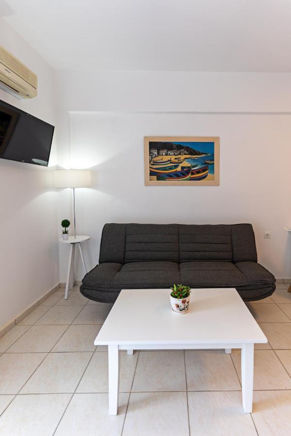 Azure Seaside Apts Magnisia Exterior photo