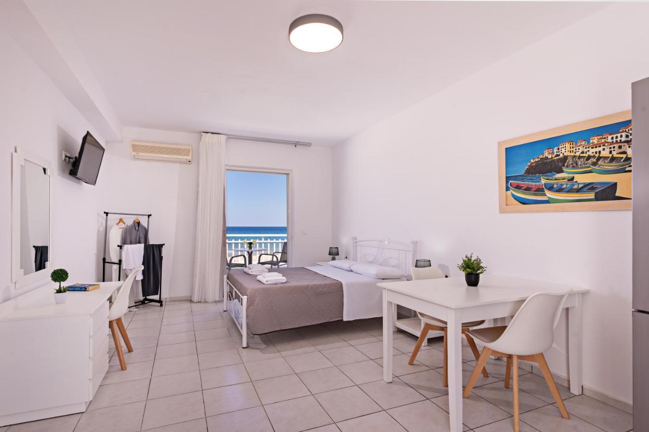 Azure Seaside Apts Magnisia Exterior photo