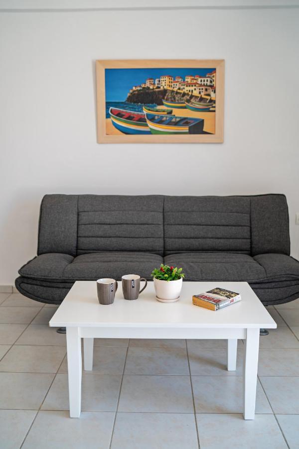 Azure Seaside Apts Magnisia Exterior photo