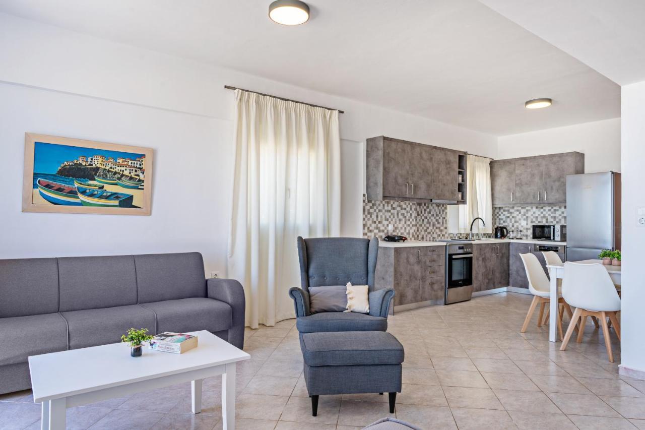 Azure Seaside Apts Magnisia Exterior photo