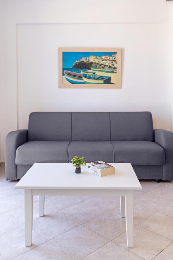 Azure Seaside Apts Magnisia Exterior photo